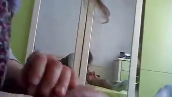 الفتيات اظهار الأرداف الكبيرة على موقع سكس مترجم عربي الكاميرا