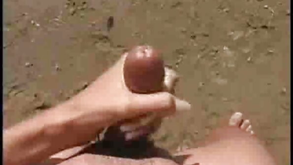 الصبي موقع سكس محارم مترجم الأصدقاء الصغار اللعب مع الأم الناضجة