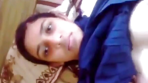 رجل يضاجع الأم في قميص أزرق وصديقها الشاب موقع سكس العرب سكس مترجم