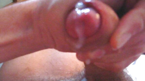 فتاة ضئيلة يزيل الجوارب السوداء في اكبر مواقع سكس مترجمه مطعم المرحاض و المداعبات كس مع أصابعها