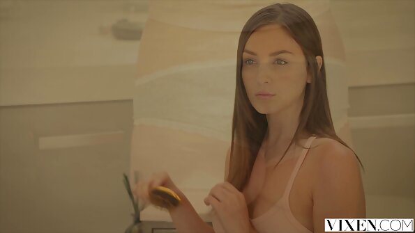 محطما ممرضة في الجوارب يحصل غريب على الكراسي موقع سكس احترافي مترجم الزرقاء