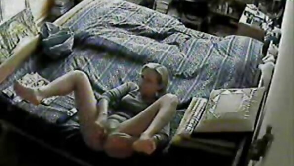 الرجل ينتقد طويلة أرجل موقع سكس مترجم عربي جديد الطالب مع كبير معلقة في فتحة الشرج