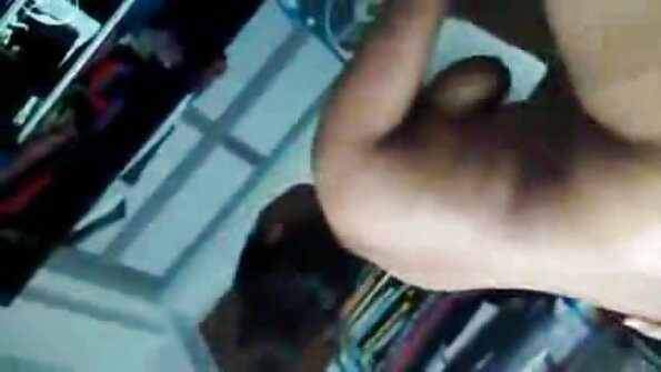 تحدث صديقان مواقع سكس امهات على السرير وبدأ يجلس وجها لوجه